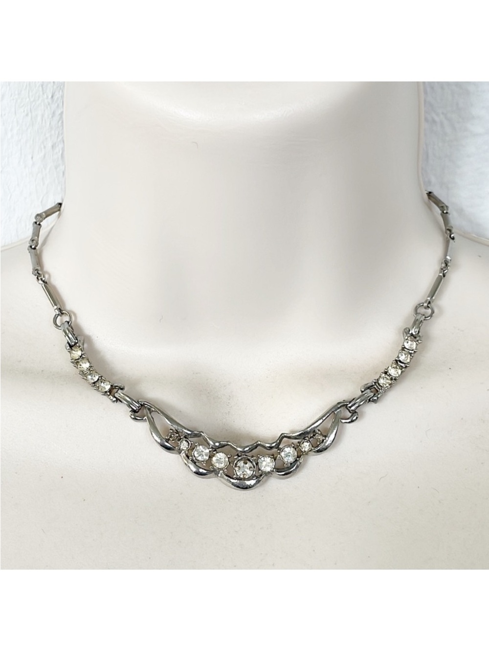 Vintage silver adjustable rhinestone costume necklace